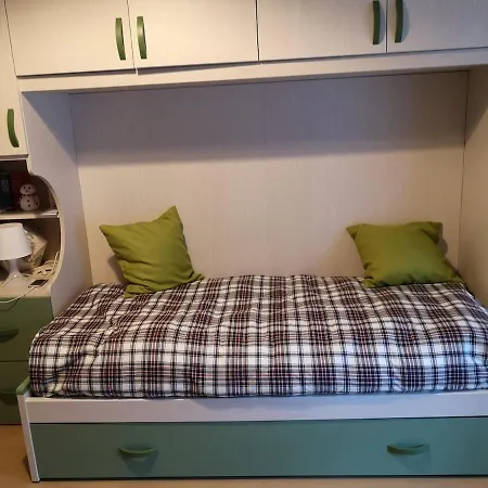 Large Bright - Strategic Location