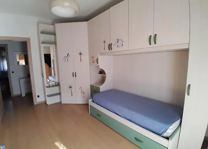 Large Bright - Strategic Location Apartament Mediolan