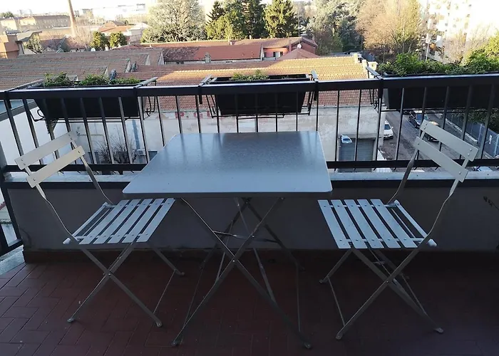 Large Bright - Strategic Location Apartament