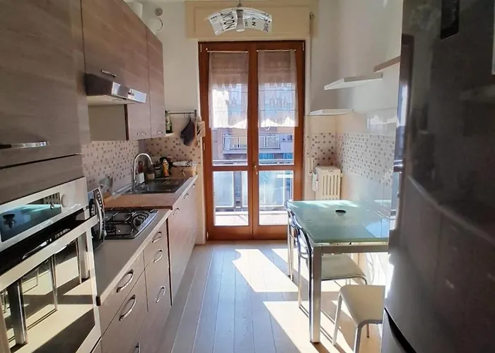 Apartament Large Bright - Strategic Location Mediolan